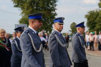 Przemarsz uczestników uroczystości.