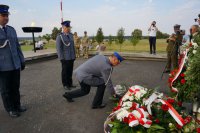 Uroczystości pod pomnikiem. Złożenie wieńców.