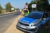 Policjanci zabezpieczają bieg