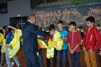 Akcja wręczania odblaskowych kamizelek w Pankach.