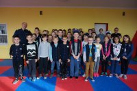 Pogadanka policjantów w Zwierzyńcu Pierwszym.