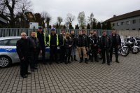 Policjanci i motocykliści