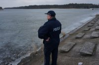 Dzielnicowi sprawdzają zbiorniki wodne