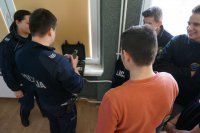 spotkanie policjantów drogówki z młodzieżą