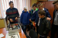 uczniowie odwiedzili policjantów