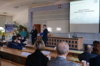 policjant na konferencja na Politechnice Częstochowskiej
