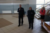 Dzielnicowi na wywiadówce w krzepickim gimnazjum