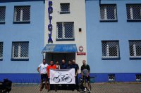 Kłobuccy policjanci wsparli rowerową wyprawę dla Wiktorii