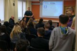 uczniowie odwiedzili komendę policji