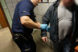 Zatrzymali wandala, który potrzaskał szybę w radiowozie