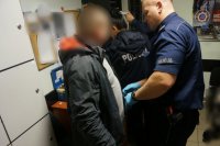 Zatrzymali wandala, który potrzaskał szybę w radiowozie