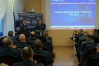 Policjanci na uroczystości 10-lecia OSSW w Kulach