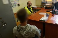 policjanci zatrzymali dilera i zabezpieczyli narkotyki