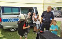 policjanci na pikniku rodzinnym w Miedźnie
