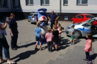 przedszkolaki na komendzie policji