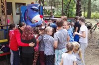 policjanci na prelekcji u harcerzy