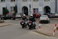 policjanci na motocyklach
