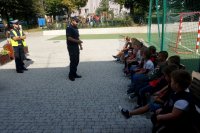 policjanci na prelekcji w szkole