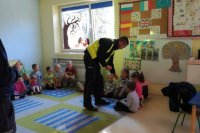 policjanci w przedszkolu