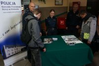 policja na targach pracy