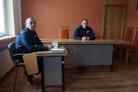policjanci na odprawie