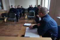 policjanci na odprawie