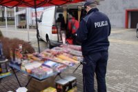 dzielnicowi kontrolują sprzedaż fajerwerków