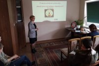 debata z udziałem policjanta i pracowników sanepidu