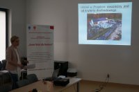 wizyta policjantów w centrum usług społecznych