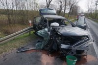 rozbity samochód