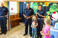 policjanci spotkali się z przedszkolakami