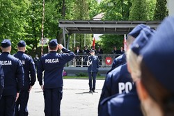 Zdjęcie przedstawia policjantów podczas ślubowania.