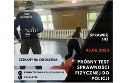 Zdjęcie przedstawia plakat, na którym jest instruktor sprawności fizycznej oraz biegnąca dziewczyna.