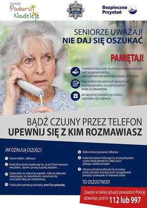 zdjęcie ulotki informacyjnej dla seniorów, na ulotce starsza kobieta trzyma przy uchu telefon