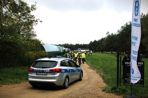 Policjanci zabezpieczali trasę przejazdu uczestników rajdu.