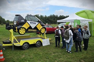 Symulator dachowania wzbudził duże zainteresowanie uczestników wydarzenia.